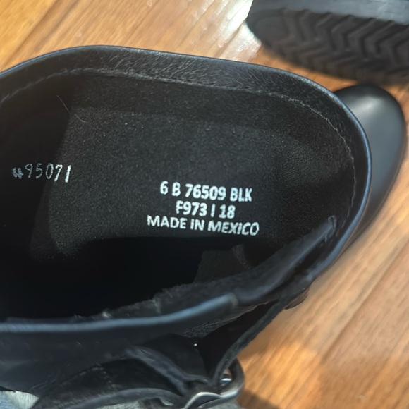 Never worn outside Frye Veronica short boots - Picture 5 of 5